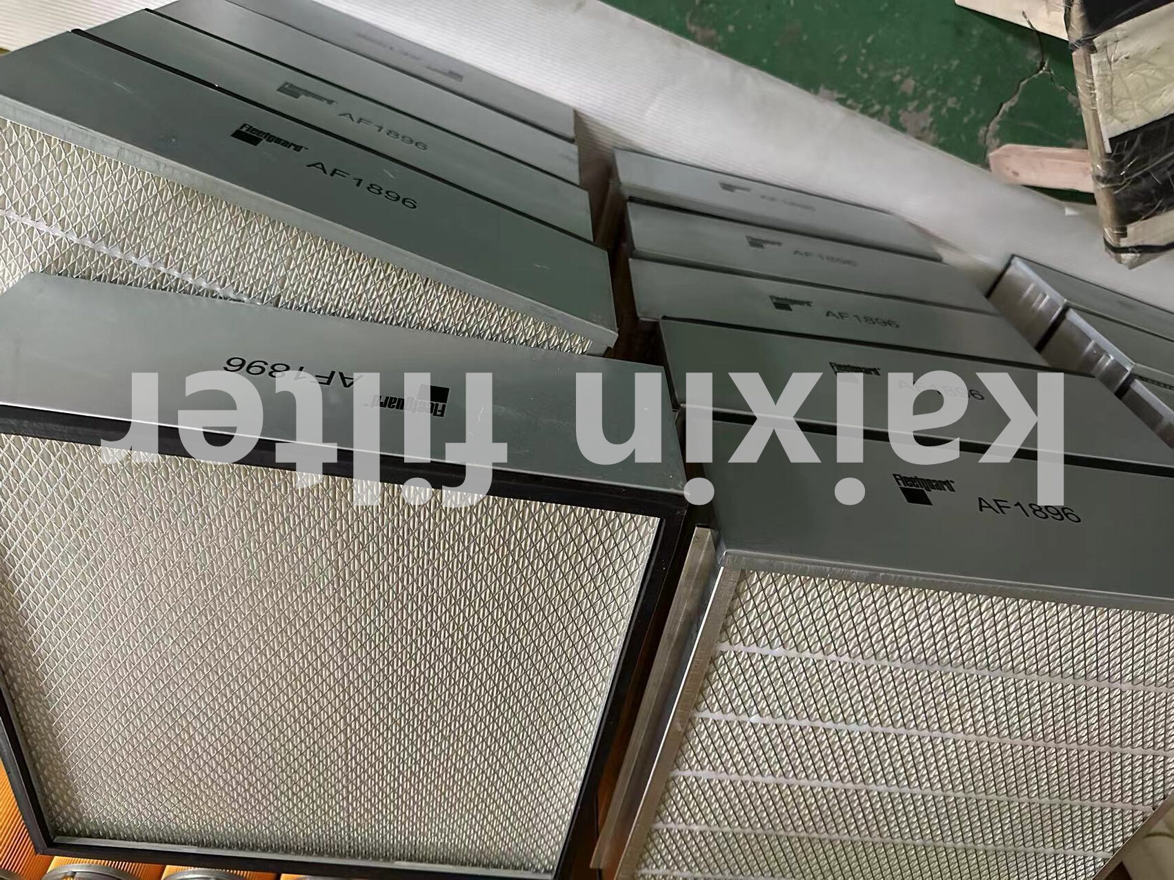 FLEETGUARD AF1896 High-Precision Air Filter – Purity Shield