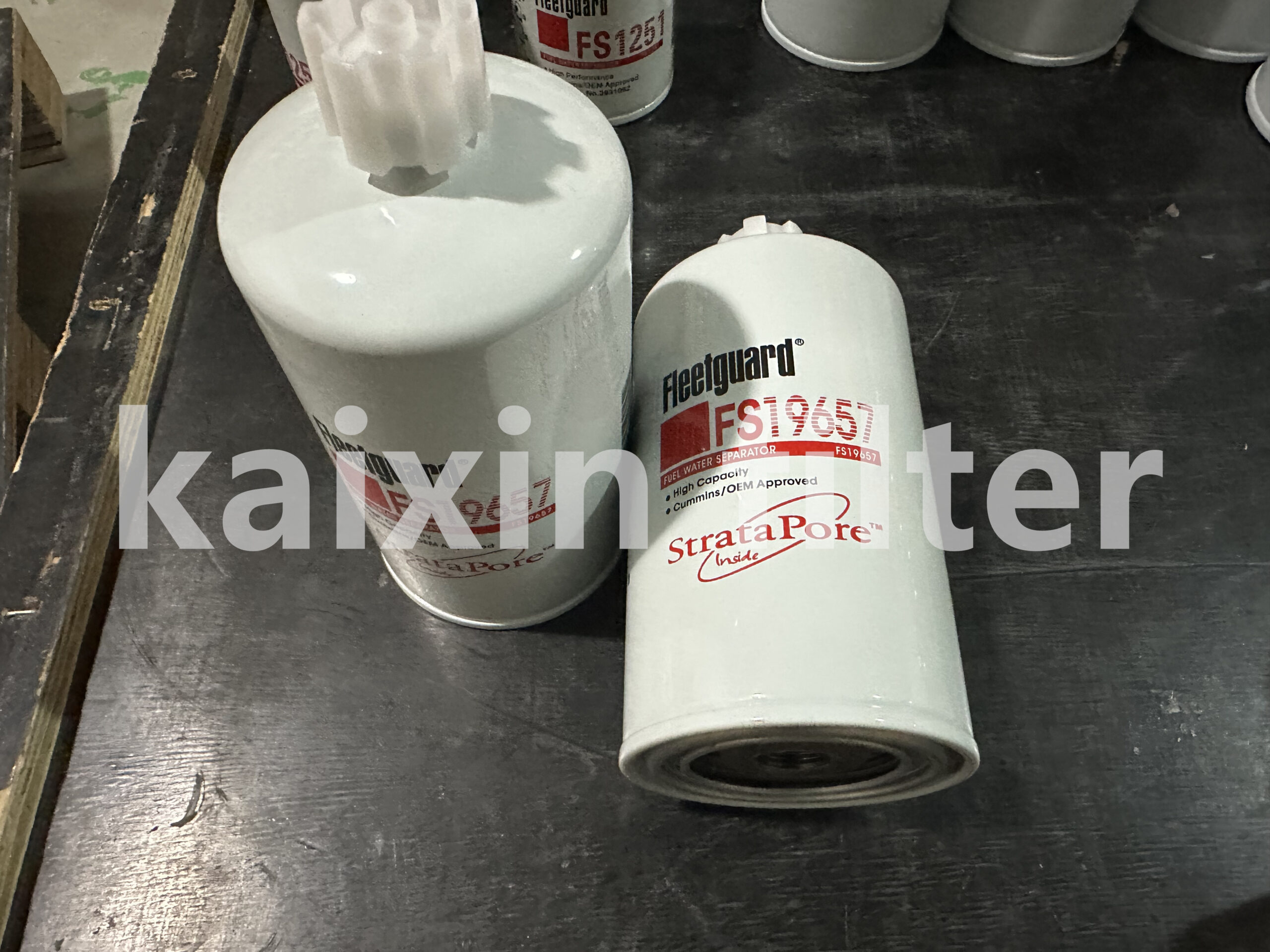 FLEETGUARD FS19657 Reliable Fuel Filter – Clean Core