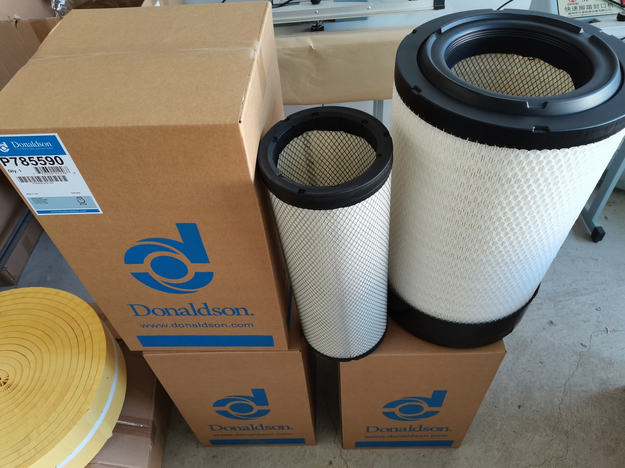 Donaldson P785590 Peak-Performance Air Filter for Engine Intake Sys