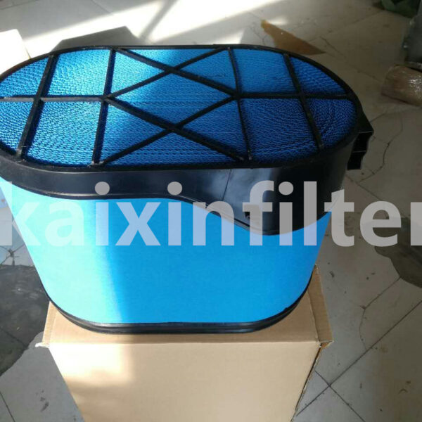 RE261960 John Deere Air Filter for Engine Cleanliness